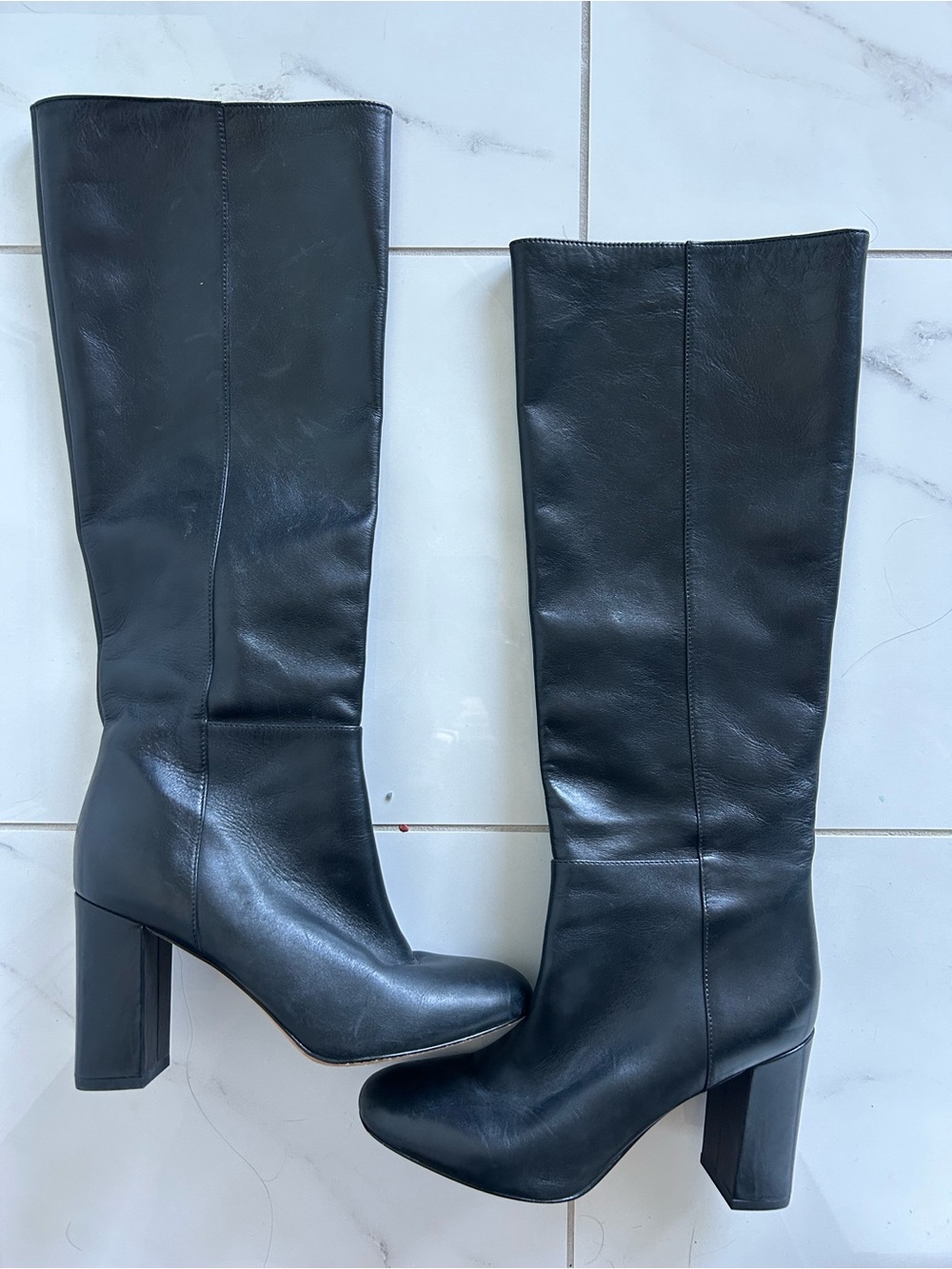 Via Spiga Black Leather Knee High
Heeled Boots Size 7 Great Condition